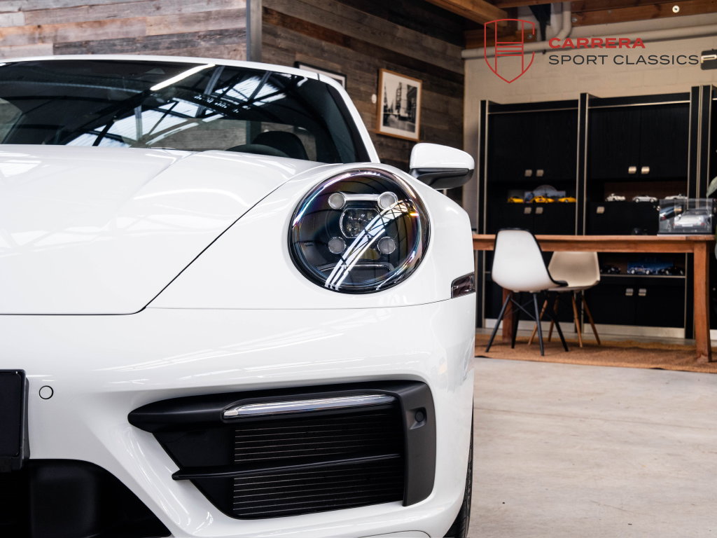Porsche 992 Carrera