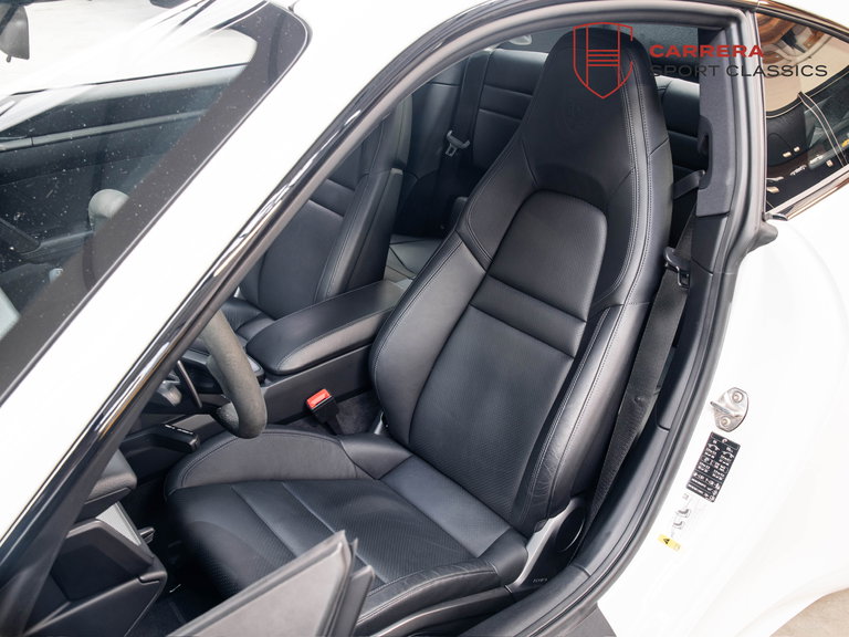 Porsche 992 Carrera