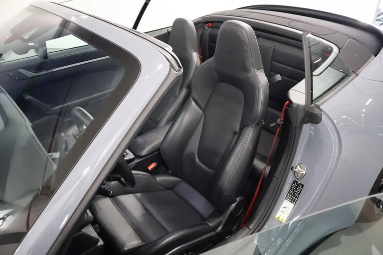 Porsche 992 Carrera 4S
