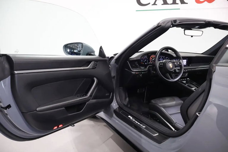 Porsche 992 Carrera 4S