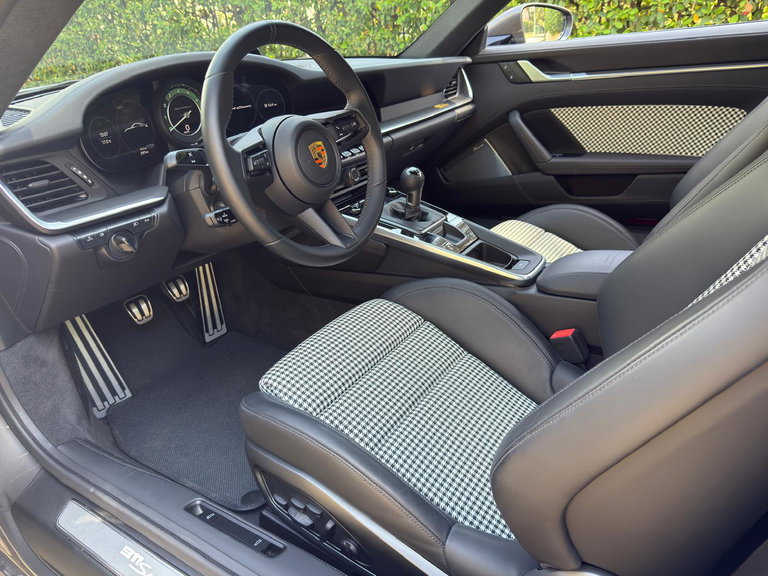 Porsche 992 Sport Classic