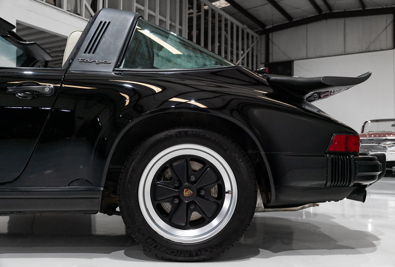 Porsche 911 Carrera 3.2 (US)