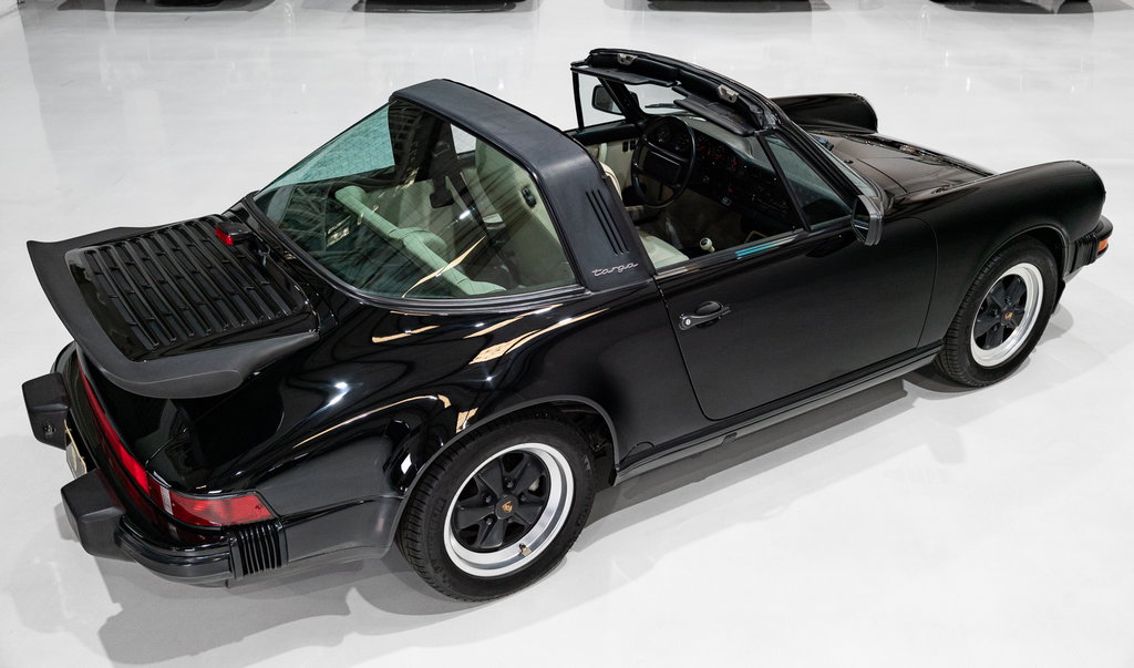 Porsche 911 Carrera 3.2 (US)