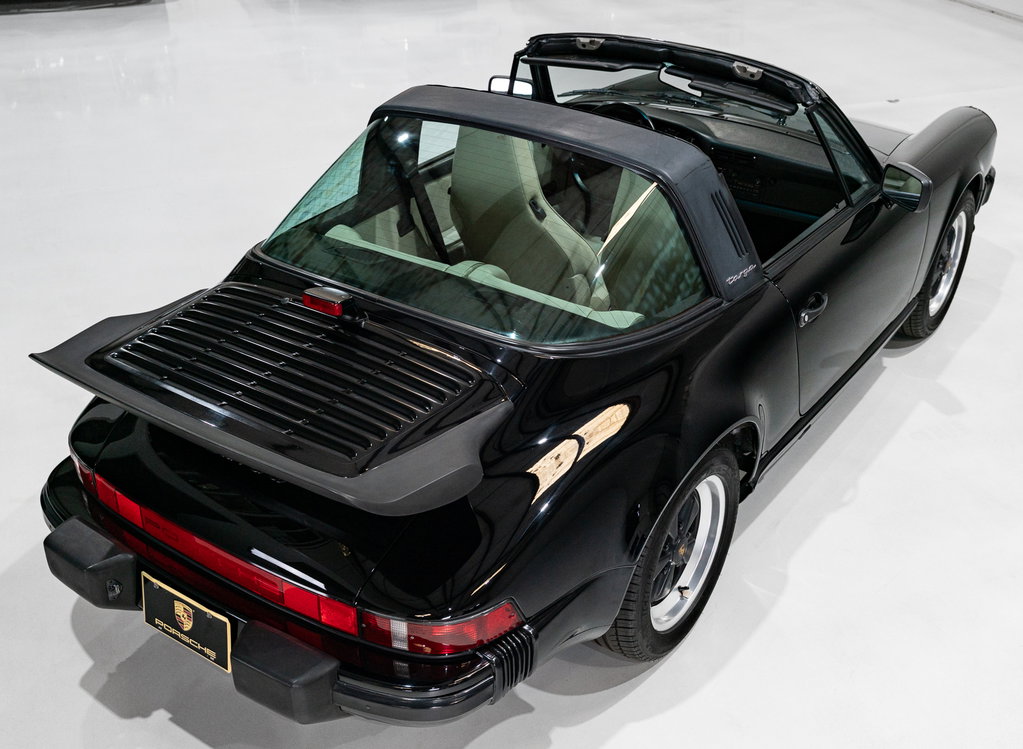 Porsche 911 Carrera 3.2 (US)
