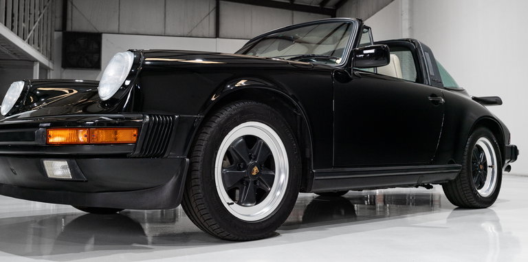 Porsche 911 Carrera 3.2 (US)