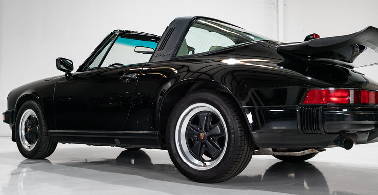 Porsche 911 Carrera 3.2 (US)