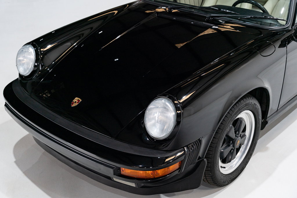 Porsche 911 Carrera 3.2 (US)