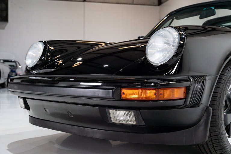 Porsche 911 Carrera 3.2 (US)