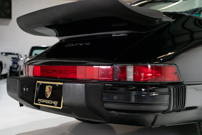 Porsche 911 Carrera 3.2 (US)