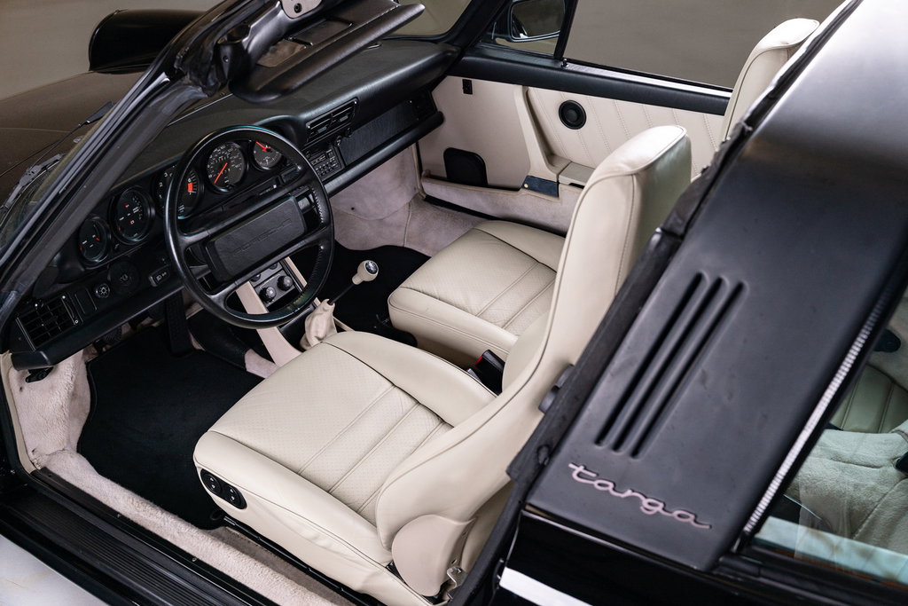 Porsche 911 Carrera 3.2 (US)