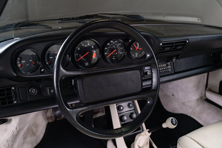 Porsche 911 Carrera 3.2 (US)