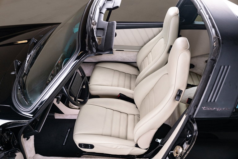 Porsche 911 Carrera 3.2 (US)