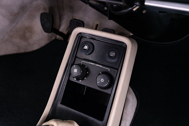 Porsche 911 Carrera 3.2 (US)