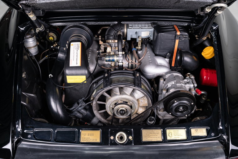 Porsche 911 Carrera 3.2 (US)