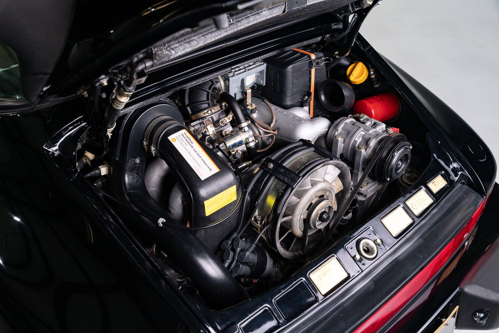 Porsche 911 Carrera 3.2 (US)
