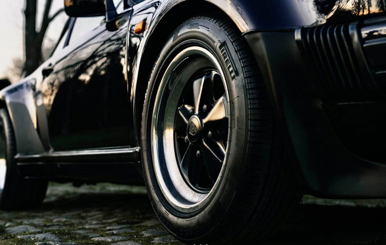 Porsche 911 Turbo 3.3