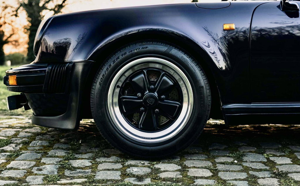 Porsche 911 Turbo 3.3