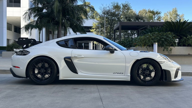 Porsche 718 Cayman GT4 RS