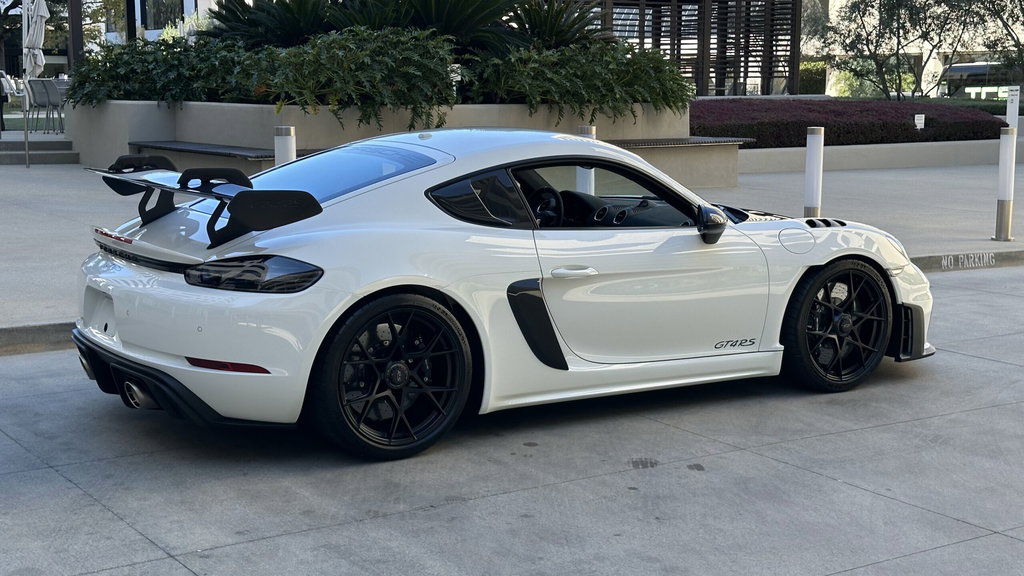 Porsche 718 Cayman GT4 RS