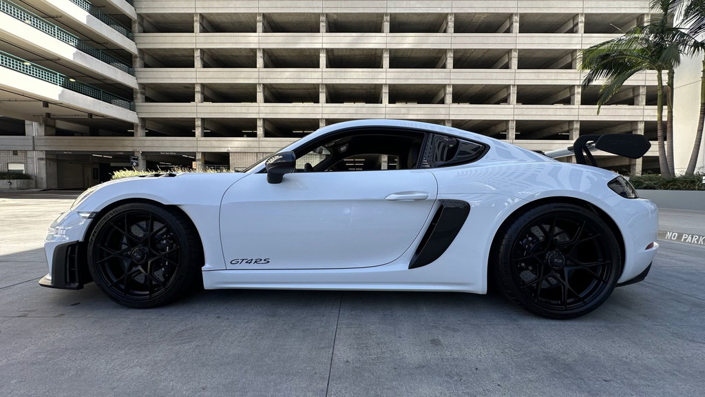 Porsche 718 Cayman GT4 RS