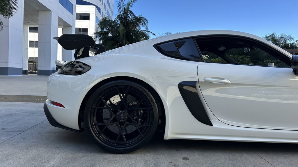 Porsche 718 Cayman GT4 RS