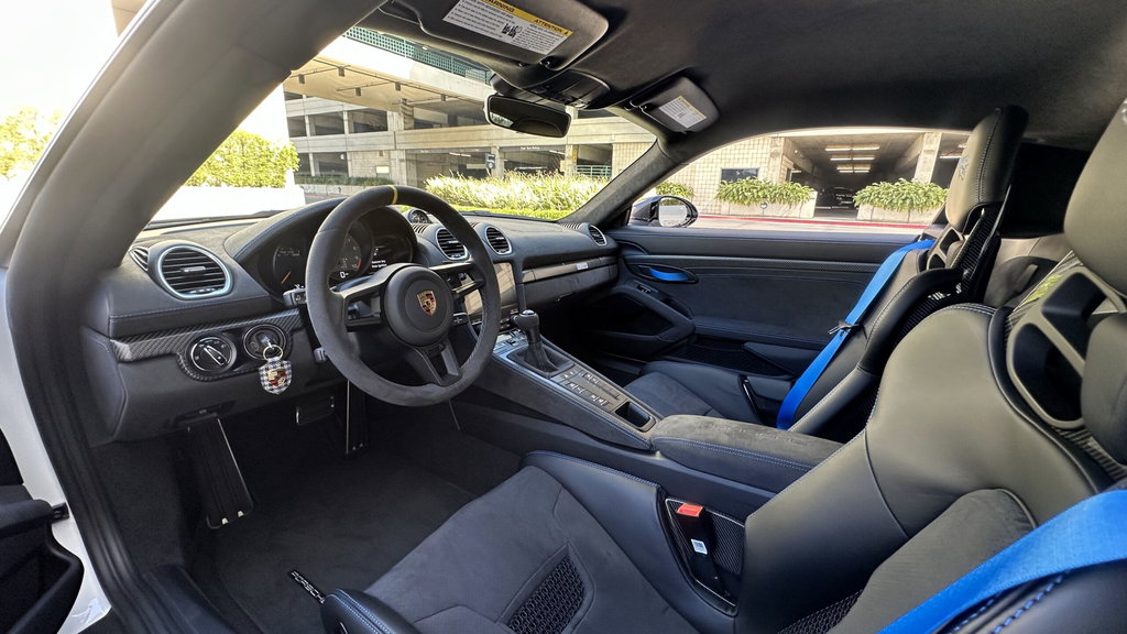 Porsche 718 Cayman GT4 RS