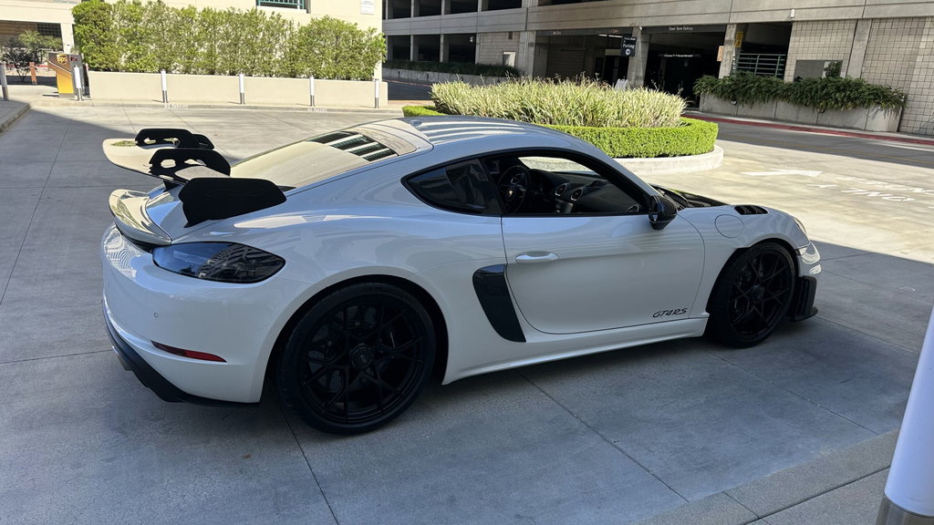 Porsche 718 Cayman GT4 RS