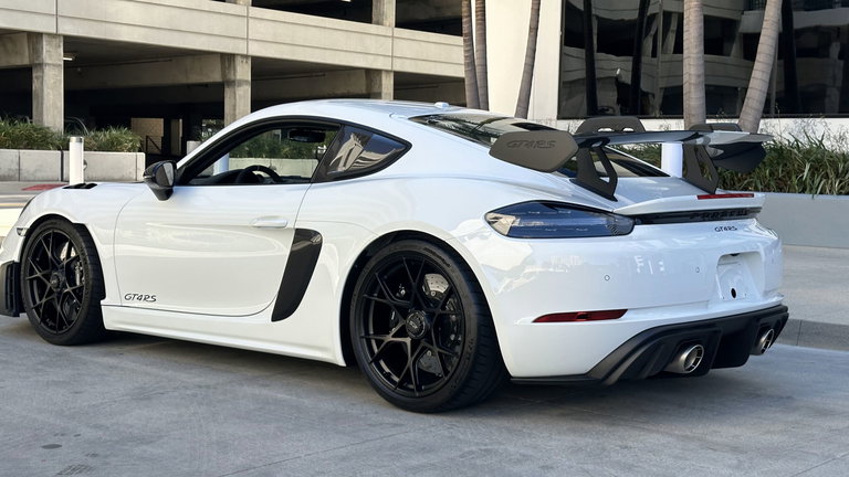 Porsche 718 Cayman GT4 RS
