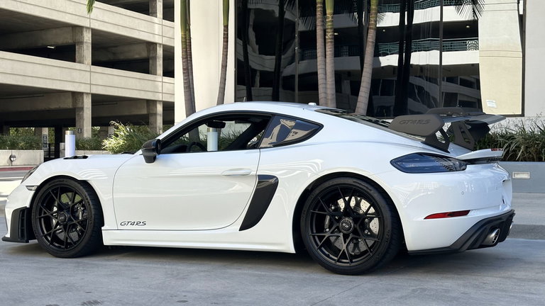 Porsche 718 Cayman GT4 RS