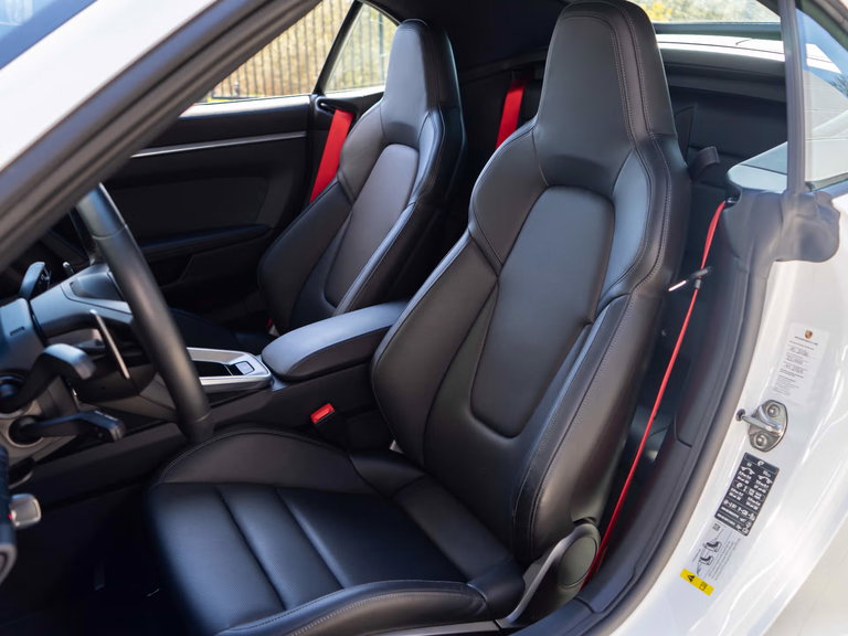 Porsche 992 Carrera 4S