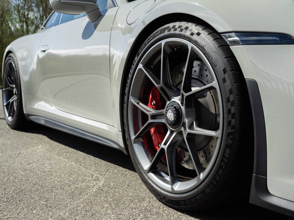 Porsche 992 GT3 Touring