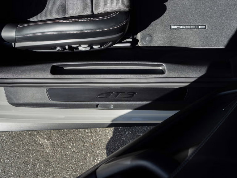 Porsche 992 GT3 Touring
