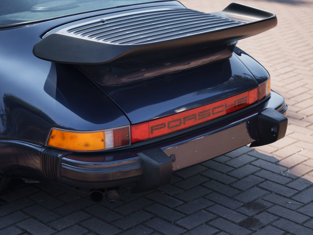 Porsche 911 Carrera 3.2