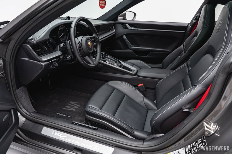 Porsche 992 Carrera 4S