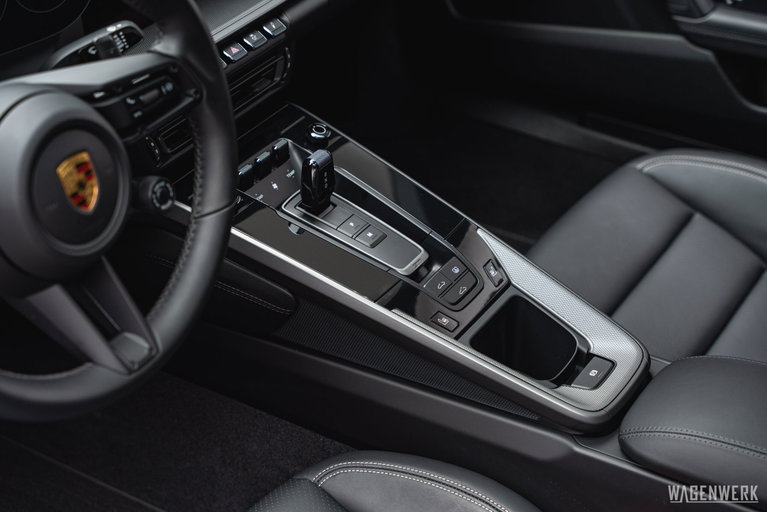 Porsche 992 Carrera 4S