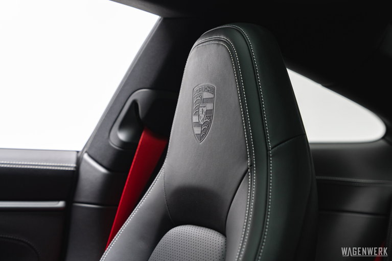 Porsche 992 Carrera 4S