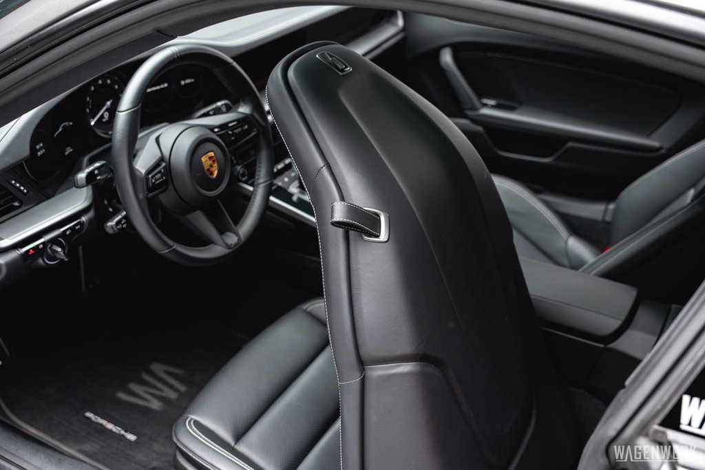 Porsche 992 Carrera 4S