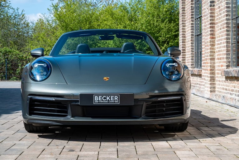 Porsche 992 Carrera
