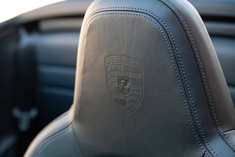 Porsche 992 Carrera