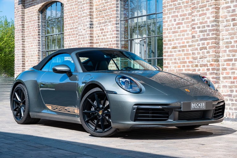 Porsche 992 Carrera
