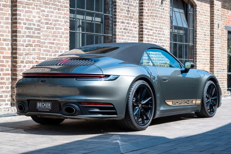 Porsche 992 Carrera