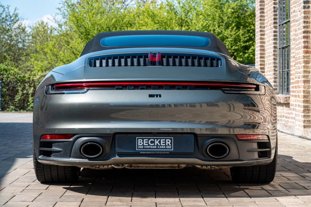 Porsche 992 Carrera