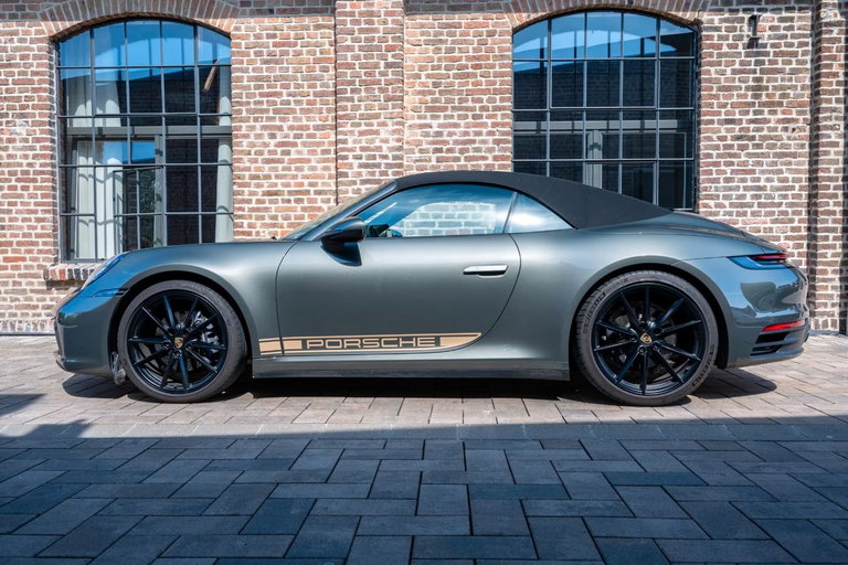 Porsche 992 Carrera