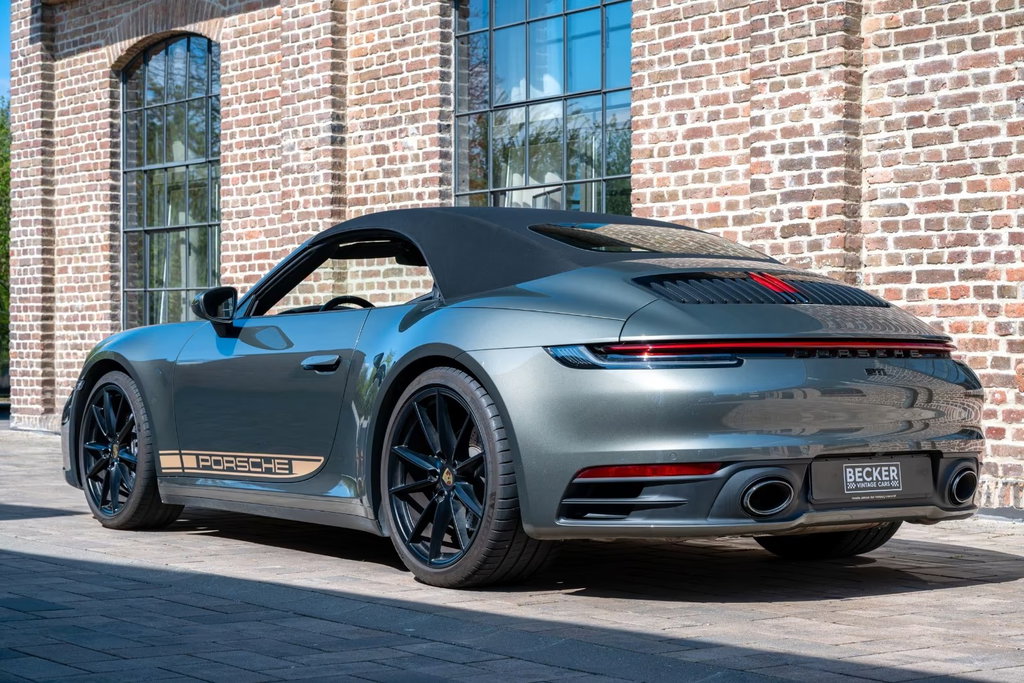 Porsche 992 Carrera