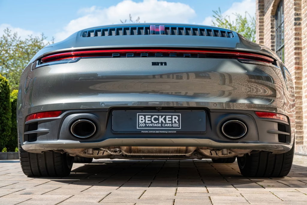 Porsche 992 Carrera