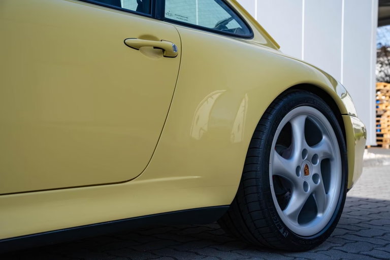 Porsche 993 Carrera 4S