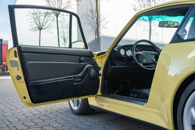 Porsche 993 Carrera 4S