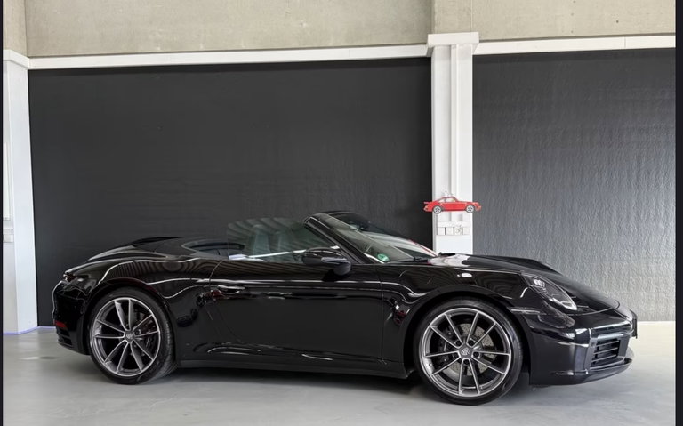 Porsche 992 Carrera
