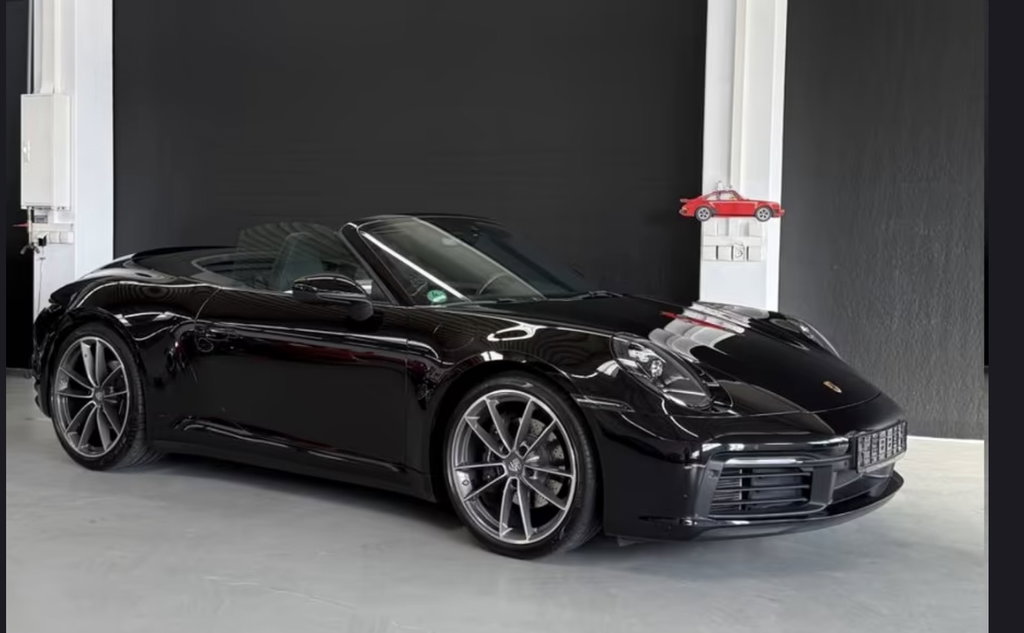 Porsche 992 Carrera