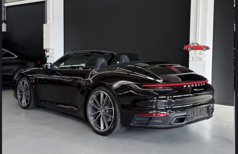 Porsche 992 Carrera